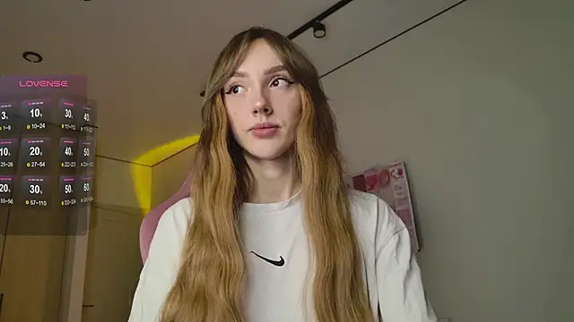 Lunainnk online show from 10/11/25, 09:57