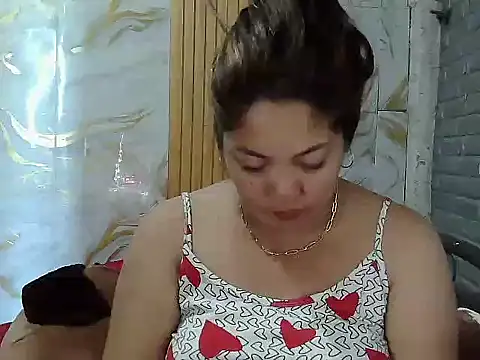 Snapshot of dimple_anne1 chatting on 04/28/26, 07:13 dimple anne1 online show from 04/28/26, 07:13