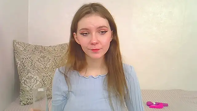 Snapshot of Little_L1ss chatting on 02/16/26, 01:02 Little L1ss online show from 02/16/26, 01:02