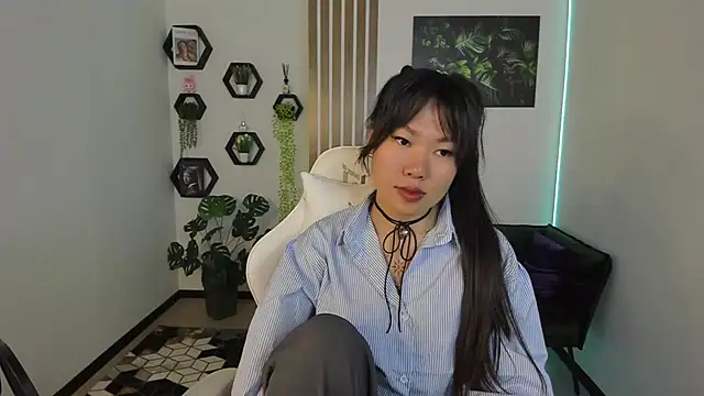 Snapshot of LunaPurrr chatting on 09/28/25, 11:10 LunaPurrr online show from 09/28/25, 11:10