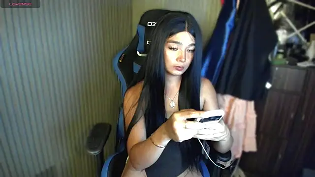 Snapshot of TrinityFucksYou chatting on 06/11/26, 02:26 TrinityFucksYou online show from 06/11/26, 02:26