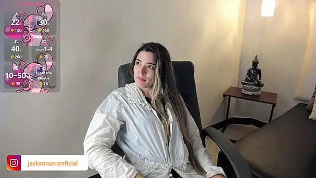 MiaVillalobos online show from 10/07/25, 12:02