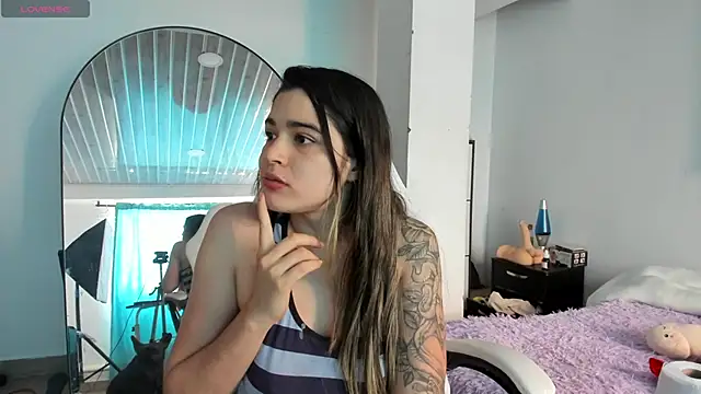MiaVillalobos online show from 05/02/26, 03:06