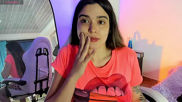 MiaVillalobos online show from 05/03/26, 08:31