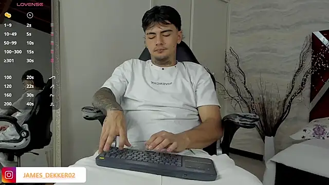 JamesDeker online show from 10/20/25, 08:09