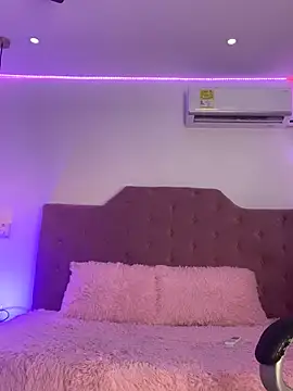 Velveet x online show from 11/13/25, 11:42