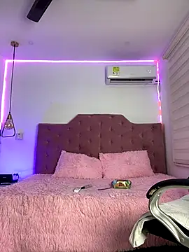 Velveet x online show from 11/24/25, 11:32