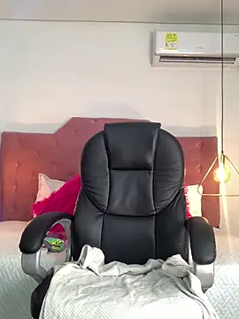 Velveet x online show from 12/14/25, 11:48