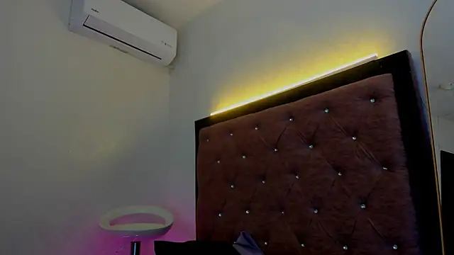 JulianaCarter online show from 06/24/26, 08:08