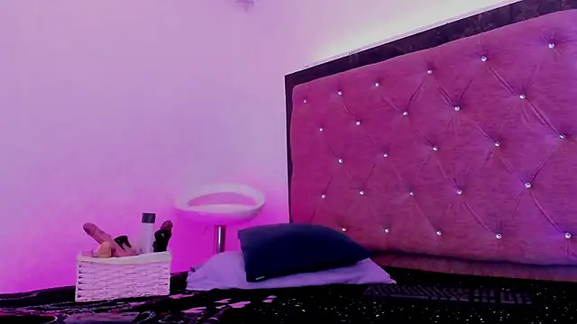 JulianaCarter online show from 06/25/26, 08:02
