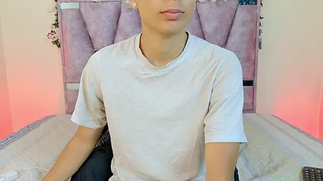 lana and liam  online show from 10/31/25, 10:27