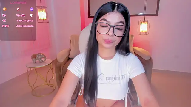 Snapshot of Melina_Rouge chatting on 04/17/26, 07:17 Melina Rouge online show from 04/17/26, 07:17