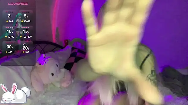 Snapshot of Elaincutee chatting on 09/24/25, 07:17 Elaincutee online show from 09/24/25, 07:17