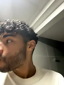 Snapshot of RaphaelDufort chatting on 11/14/25, 08:29 RaphaelDufort online show from 11/14/25, 08:29