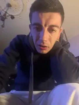 Snapshot of gb7572 chatting on 09/18/25, 08:22 gb7572 online show from 09/18/25, 08:22