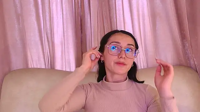 Snapshot of Ginevra_esposito chatting on 04/09/26, 12:32 Ginevra esposito online show from 04/09/26, 12:32