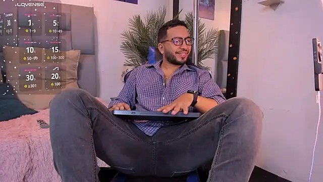 Snapshot of Edahi1386 chatting on 09/17/25, 01:02 Edahi1386 online show from 09/17/25, 01:02