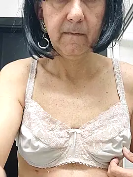 Emily de Carla online show from 10/13/25, 06:35