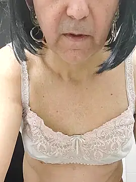 Emily de Carla online show from 11/21/25, 07:29