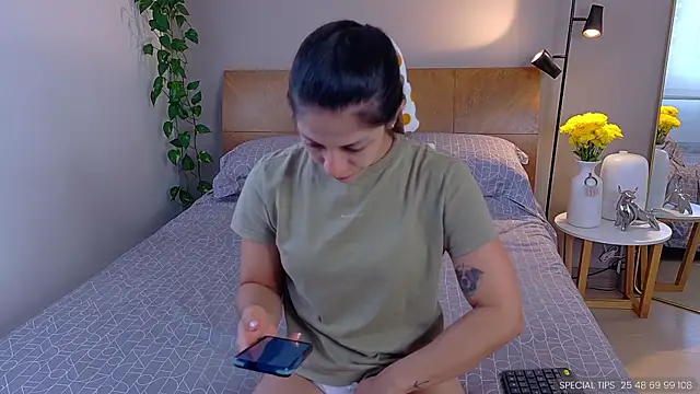 sarah rayy online show from 09/25/25, 07:39