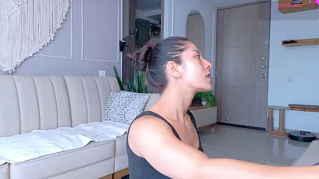sarah rayy online show from 04/30/26, 09:41