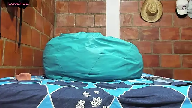 Snapshot of Luck_Andrew chatting on 02/09/26, 02:32 Luck Andrew online show from 02/09/26, 02:32