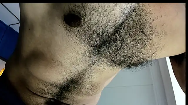 Snapshot of latinhotmuscle chatting on 10/25/25, 06:21 latinhotmuscle online show from 10/25/25, 06:21