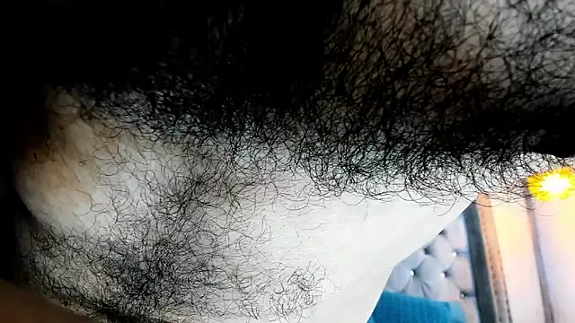 Snapshot of latinhotmuscle chatting on 11/12/25, 07:57 latinhotmuscle online show from 11/12/25, 07:57