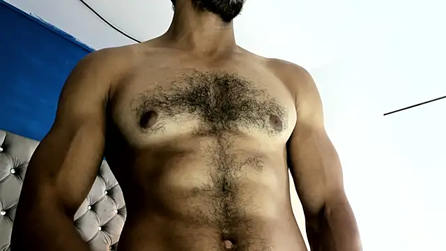 Snapshot of latinhotmuscle chatting on 11/23/25, 05:51 latinhotmuscle online show from 11/23/25, 05:51