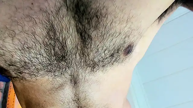 Snapshot of latinhotmuscle chatting on 03/25/26, 09:48 latinhotmuscle online show from 03/25/26, 09:48