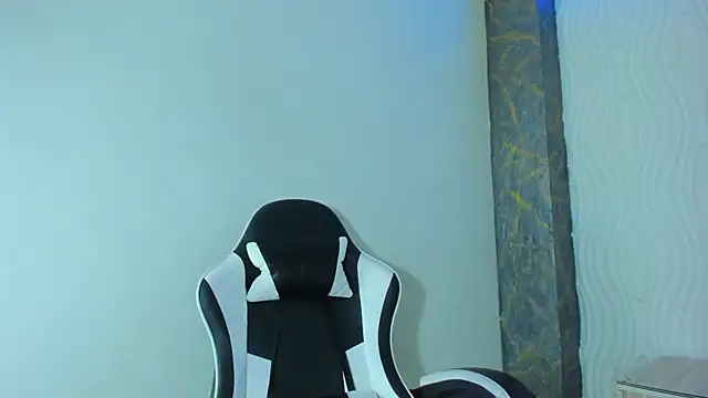 Raven Rouge  online show from 06/12/26, 12:37