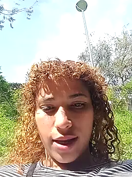 Snapshot of Vikyvoyeur chatting on 11/05/25, 07:14 Vikyvoyeur online show from 11/05/25, 07:14