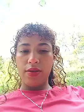 Snapshot of Vikyvoyeur chatting on 12/03/25, 05:44 Vikyvoyeur online show from 12/03/25, 05:44