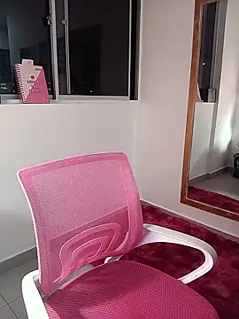 Snapshot of Vikyvoyeur chatting on 01/14/26, 12:38 Vikyvoyeur online show from 01/14/26, 12:38