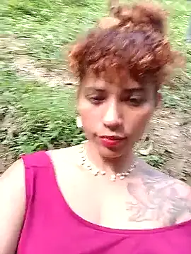 Snapshot of Vikyvoyeur chatting on 01/17/26, 07:17 Vikyvoyeur online show from 01/17/26, 07:17