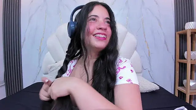 Nicol Chang online show from 11/06/25, 08:10