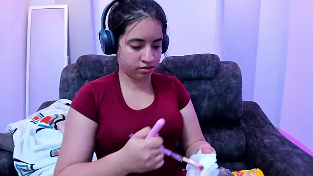 Nicol Chang online show from 11/15/25, 07:54