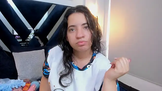 Nicol Chang online show from 02/14/26, 01:19