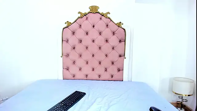 naia cox online show from 02/01/26, 03:49