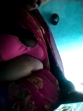 Hot-qwer online show from 02/21/26, 12:28