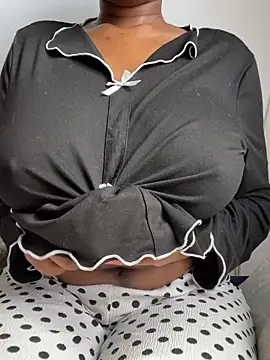 Snapshot of OrchidBae chatting on 10/07/25, 08:22 OrchidBae online show from 10/07/25, 08:22