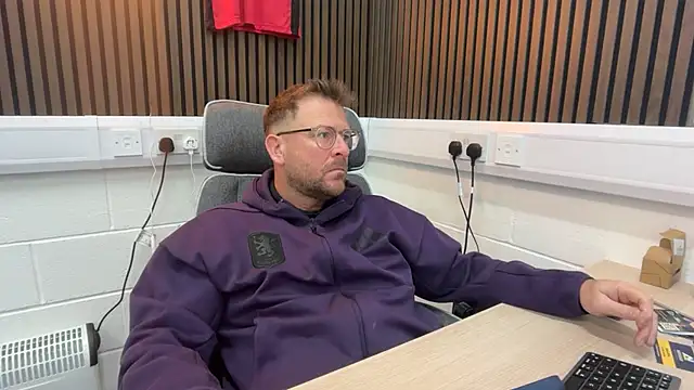 Snapshot of bilf1978 chatting on 03/09/26, 07:34 bilf1978 online show from 03/09/26, 07:34