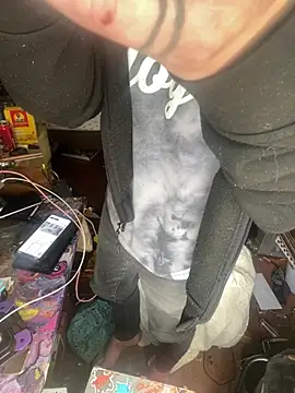 Snapshot of XanderOzzz chatting on 02/17/26, 08:48 XanderOzzz online show from 02/17/26, 08:48