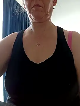StrawberryBels online show from 01/12/26, 12:38