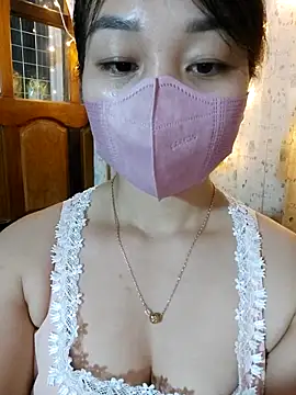 Snapshot of Laurie369 chatting on 09/29/25, 04:45 Laurie369 online show from 09/29/25, 04:45