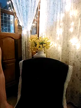 Snapshot of Laurie369 chatting on 10/03/25, 03:42 Laurie369 online show from 10/03/25, 03:42