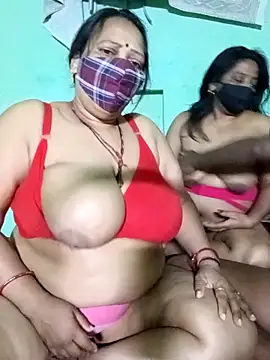 LoveOnStream online show from 03/12/26, 01:17