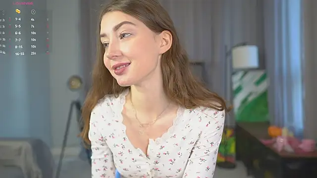 DeeannaBoera online show from 11/17/25, 03:56