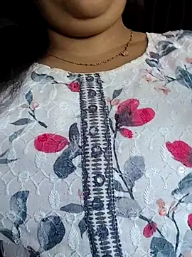 Snapshot of Sakshi4u chatting on 07/10/26, 05:01 Sakshi4u online show from 07/10/26, 05:01