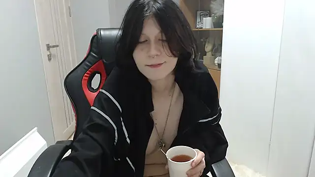 TinaQuiin online show from 09/22/25, 08:05